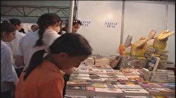 100 bin kitap okuruyla buluştu